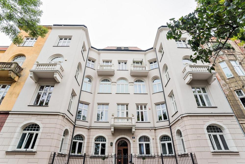 Modern Rooms in City Center Krakau Buitenkant foto